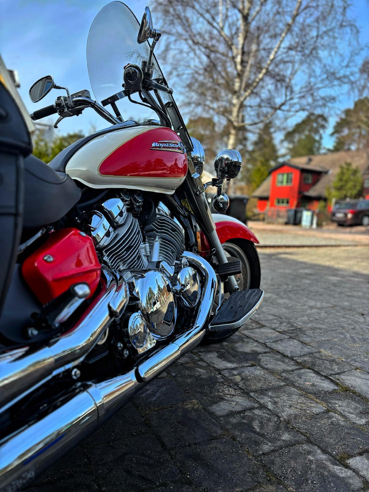 MC chrome detail efter polering
