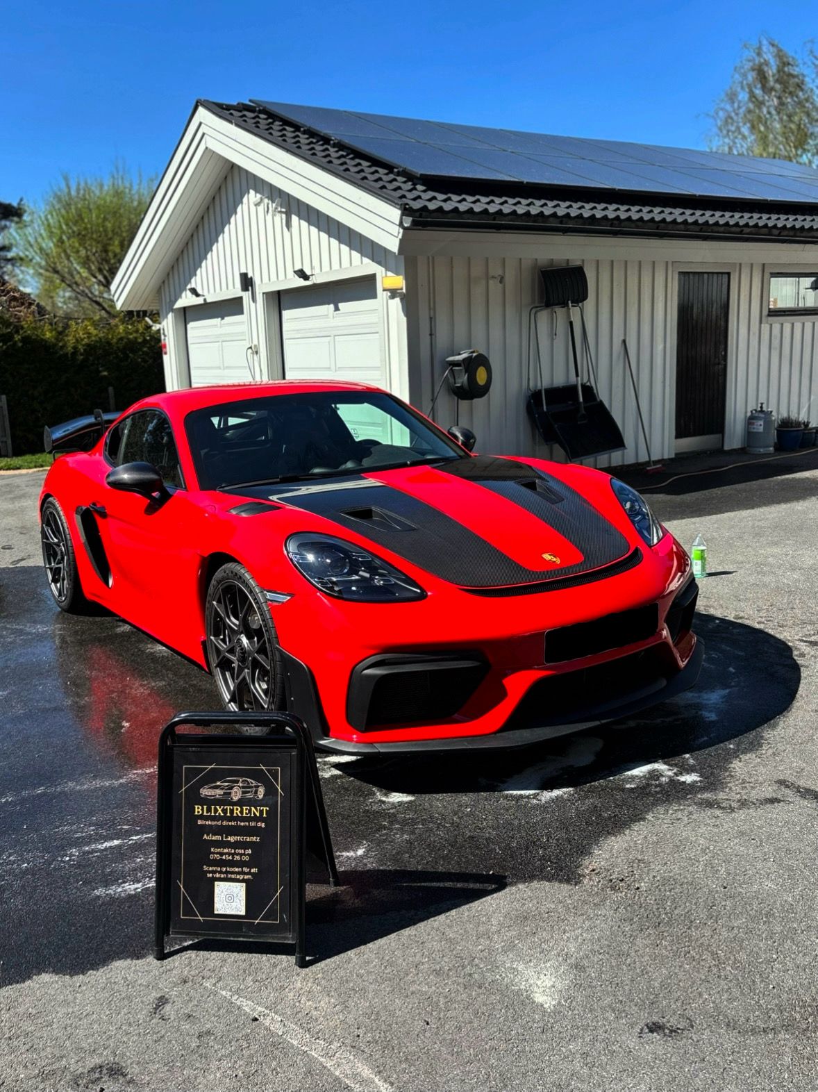 Porsche GT4 klar med Blixtrent-skylt
